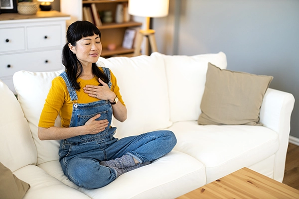 Similar to a Heart Attack, the Sensation of Acid Reflux Symptoms Often Causes Panic thumbnail
